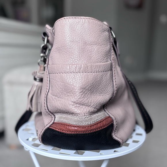 The Sak Kendra Pebbled Leather Hobo Shoulder Bag in Light Beige with Black Trim - Picture 4 of 13